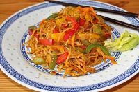 Asiatisch-gebratene-nudeln-suess-scharf-vegetarisch.jpg