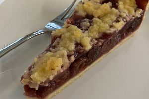 Saftiger-kirschkuchen-mit-streuseln.jpg